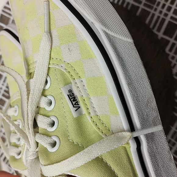 💐 EUC Vans Brand Unisex Youth Neon Green/ 🤍 Checkerboard Low Top Lace Up, 5 - Picture 8 of 10